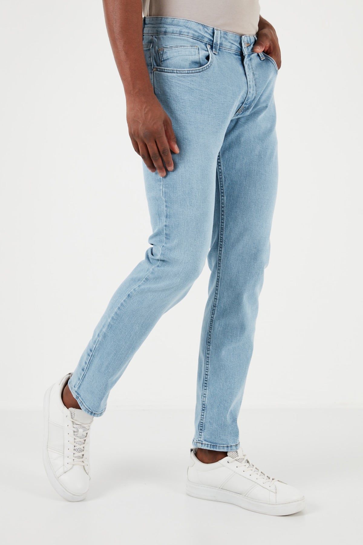 Buratti Pamuklu Regular Fit Normal Bel Boru Paça Jeans Erkek Kot Pantolon 2208J652PARMA AÇIK MAVİ