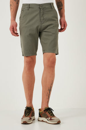 Buratti Pamuklu Slim Tapered Bermuda Erkek Şort 4503S67SMILANO AÇIK HAKİ