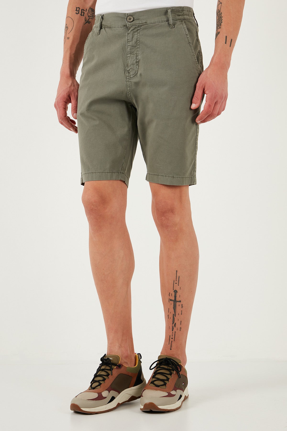 Buratti Pamuklu Slim Tapered Bermuda Erkek Şort 4503S67SMILANO AÇIK HAKİ