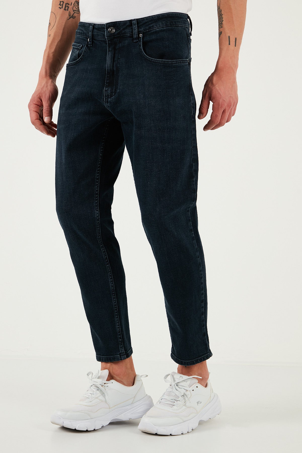 Buratti Pamuklu Slim Tapered Normal Bel Daralan Paça Jeans Erkek Kot Pantolon 5900S80MILANO LACİVERT