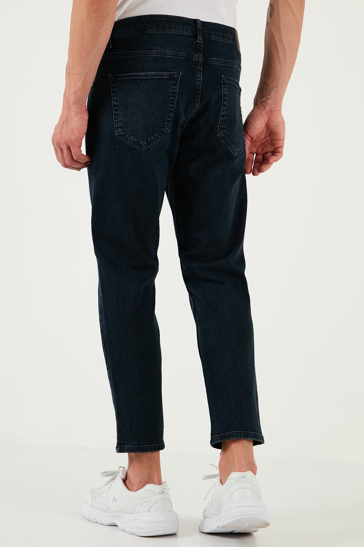 Buratti Pamuklu Slim Tapered Normal Bel Daralan Paça Jeans Erkek Kot Pantolon 5900S80MILANO LACİVERT