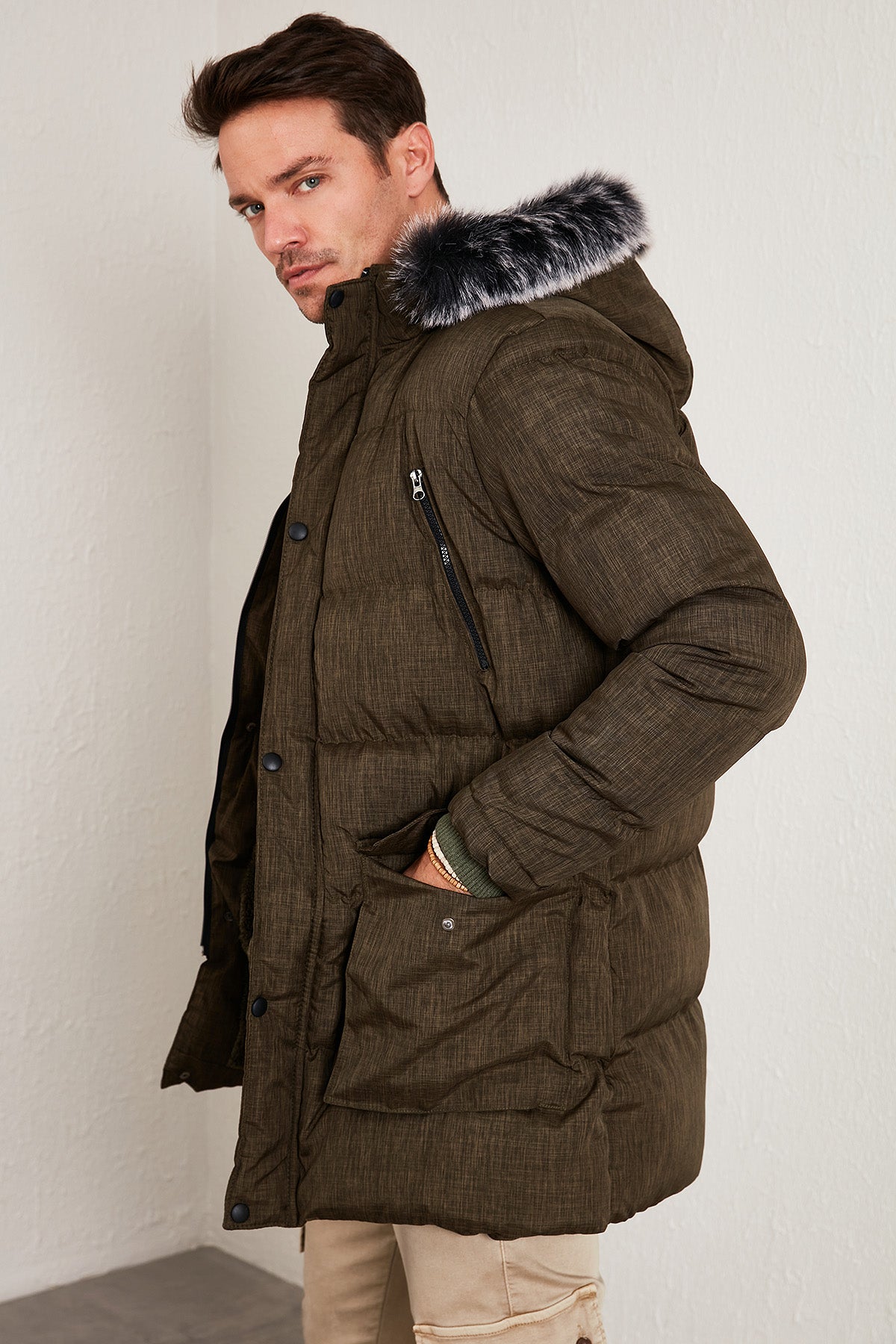 Buratti Slim Fit Suni Kürklü Peluş Astarlı Çıkarılabilir Kapüşonlu Şişme Erkek Mont 5760001 HAKİ