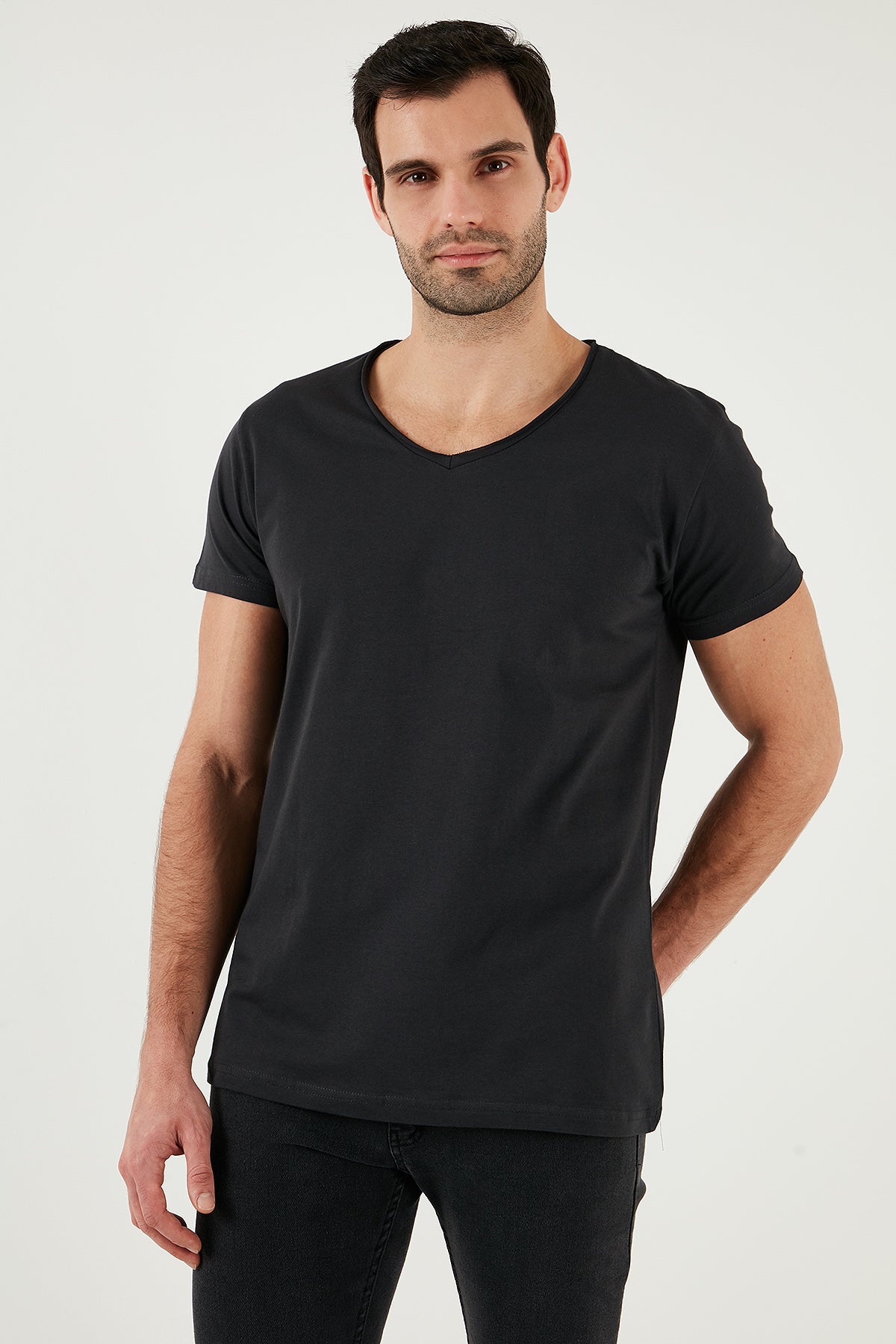 Buratti Pamuklu Slim Fit V Yaka Basic Erkek T Shirt 5412001 FÜME