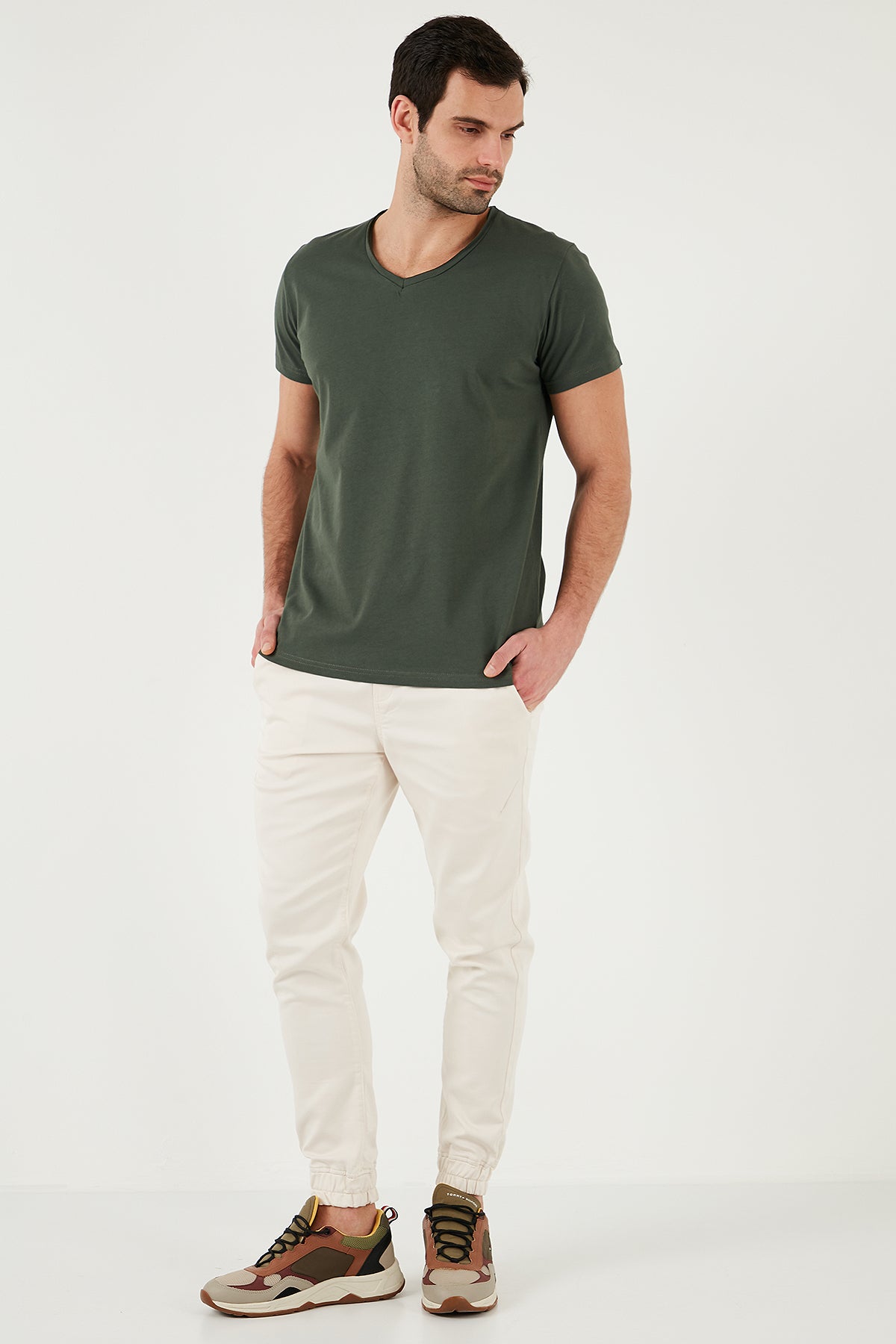 Buratti Pamuklu Slim Fit V Yaka Basic Erkek T Shirt 5412001 HAKİ