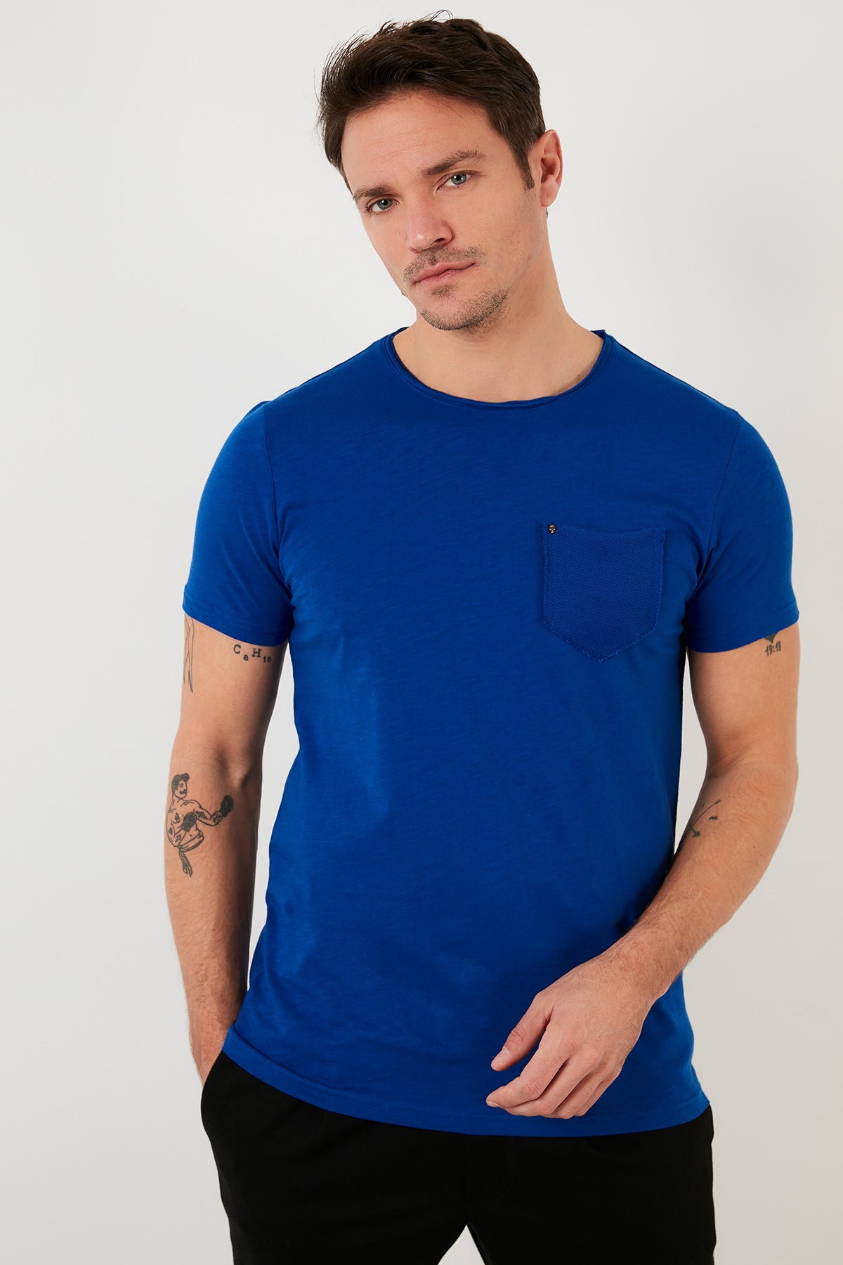 Buratti % 100 Pamuklu Slim Fit Bisiklet Yaka Cepli Erkek T Shirt 5902000 SAKS