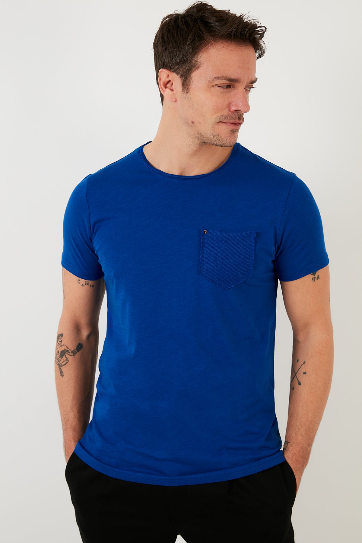 Buratti % 100 Pamuklu Slim Fit Bisiklet Yaka Cepli Erkek T Shirt 5902000 SAKS