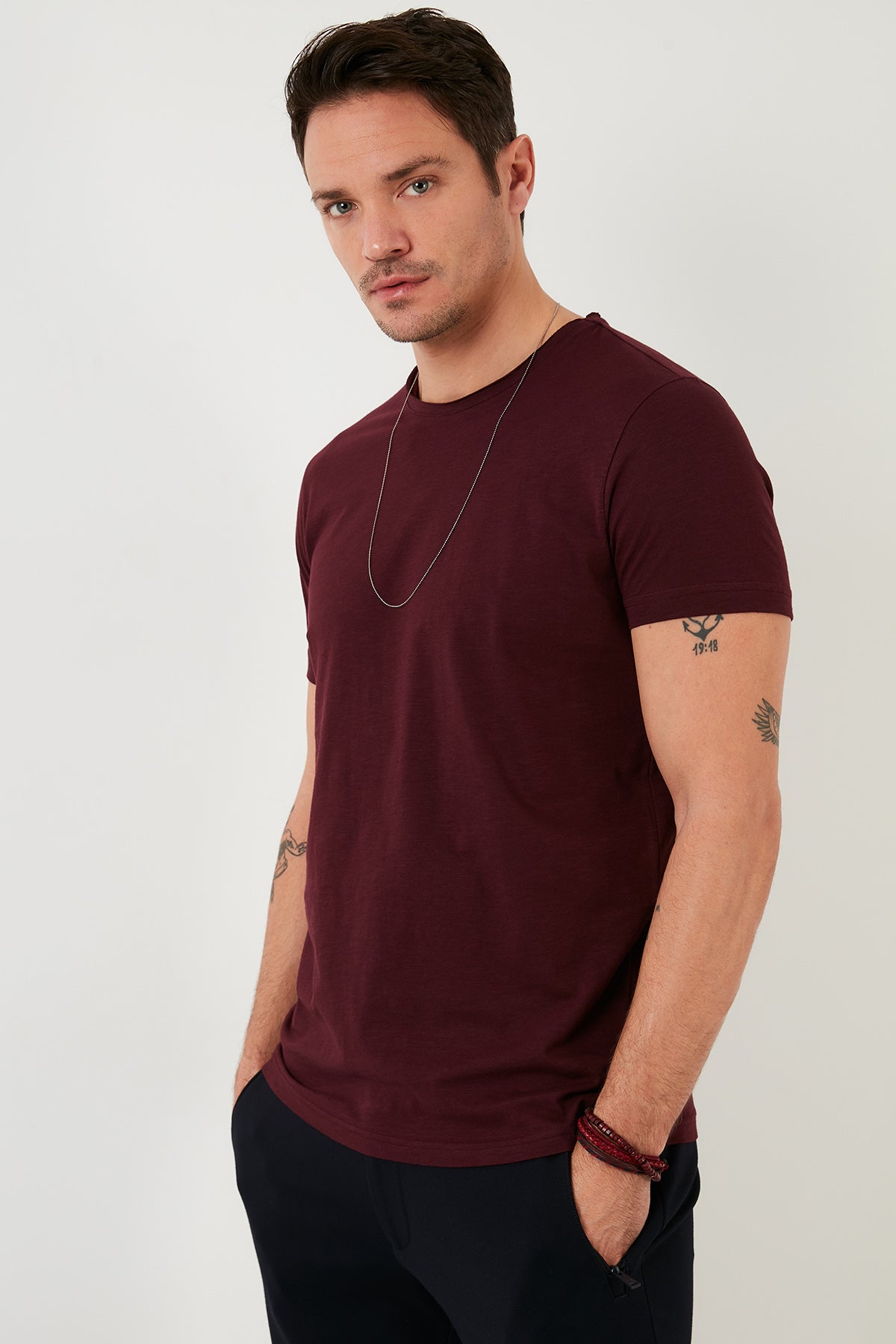 Buratti Bisiklet Yaka % 100 Pamuk Regular Fit Basic Erkek T Shirt 59020001 VİŞNE