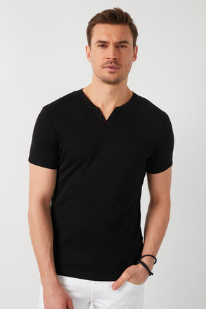 Buratti Pamuklu Düğme Detaylı Slim Fit V Yaka 3'lü Paket Erkek T Shirt 5902122S3 Siyah-Beyaz-Siyah