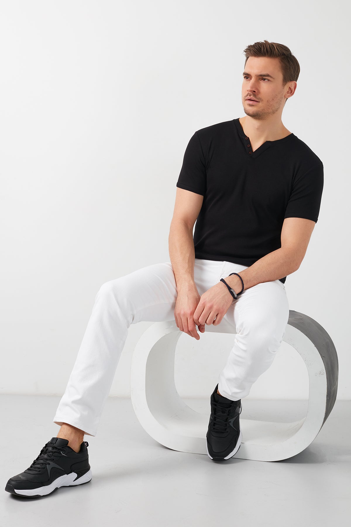 Buratti Pamuklu Düğme Detaylı Slim Fit V Yaka 3'lü Paket Erkek T Shirt 5902122S3 Siyah-Beyaz-Beyaz