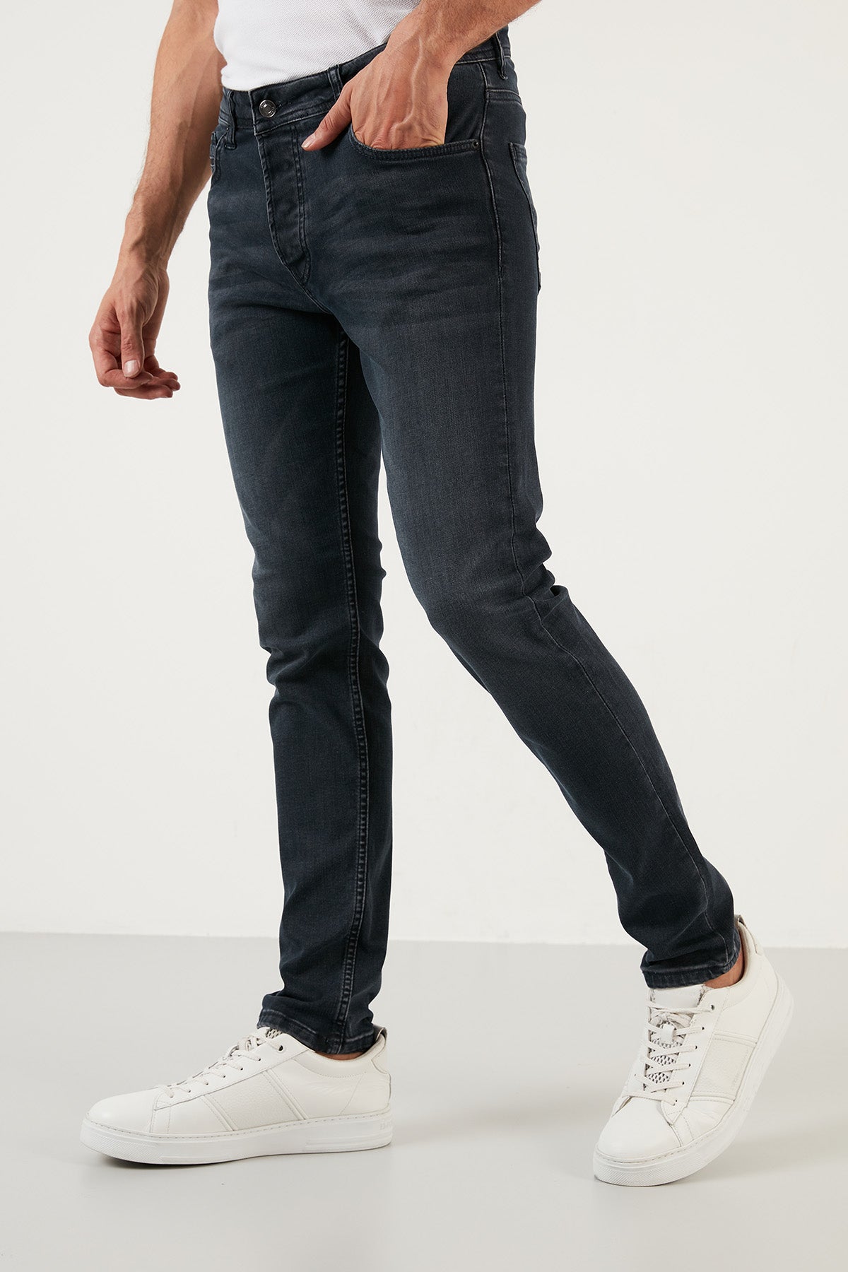 Buratti Pamuklu Normal Bel Slim Fit Dar Paça Jeans Erkek Kot Pantolon 1114M124NAPOLI LACİVERT