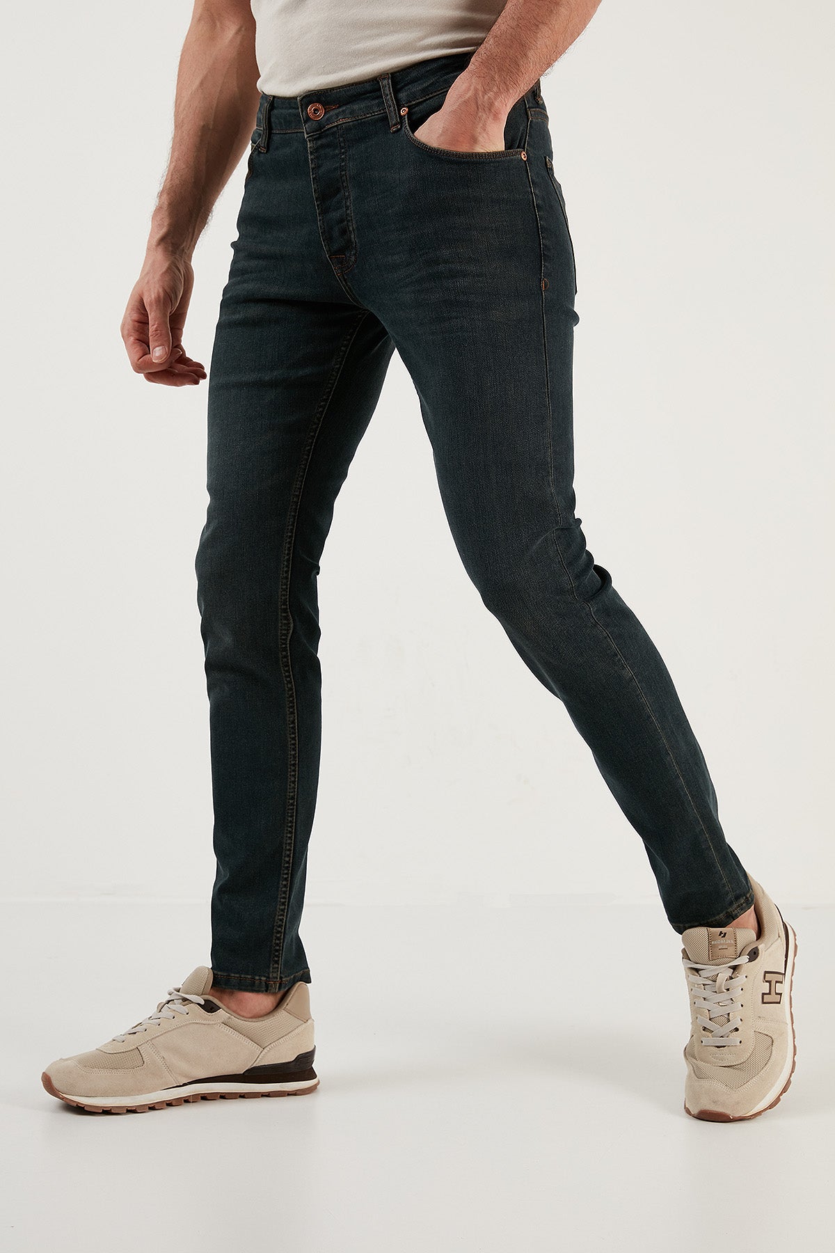 Buratti Pamuklu Normal Bel Slim Fit Dar Paça Jeans Erkek Kot Pantolon 1117H49NAPOLI LACİVERT