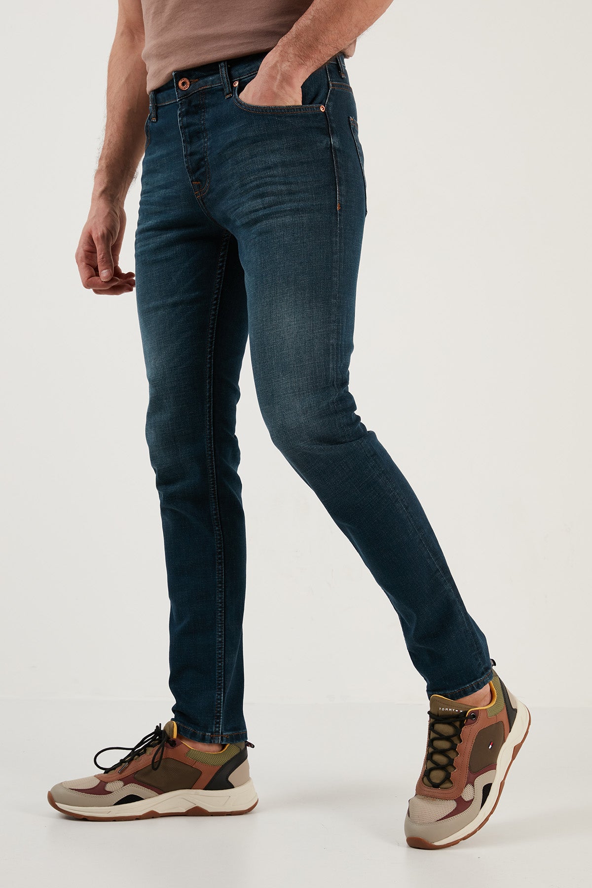 Buratti Pamuklu Normal Bel Slim Fit Dar Paça Jeans Erkek Kot Pantolon 1118F11NAPOLI LACİVERT