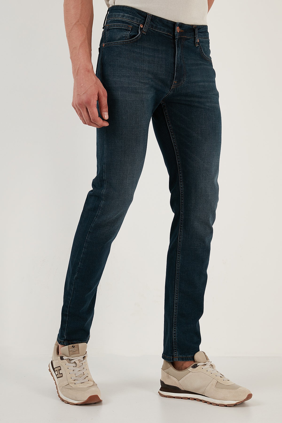 Buratti Pamuklu Regular Fit Normal Bel Boru Paça Jeans Erkek Kot Pantolon 2202F11PARMA LACİVERT