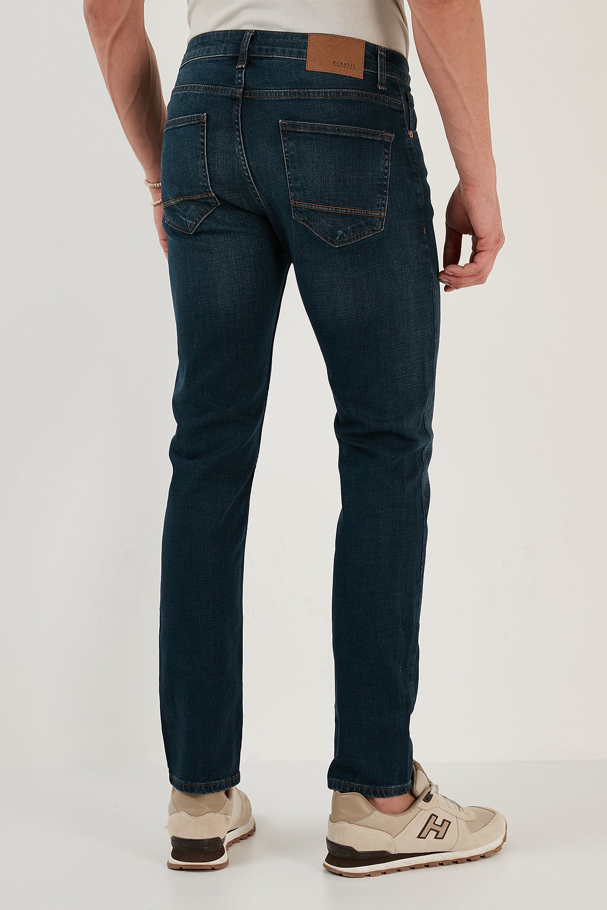 Buratti Pamuklu Regular Fit Normal Bel Boru Paça Jeans Erkek Kot Pantolon 2202F11PARMA LACİVERT