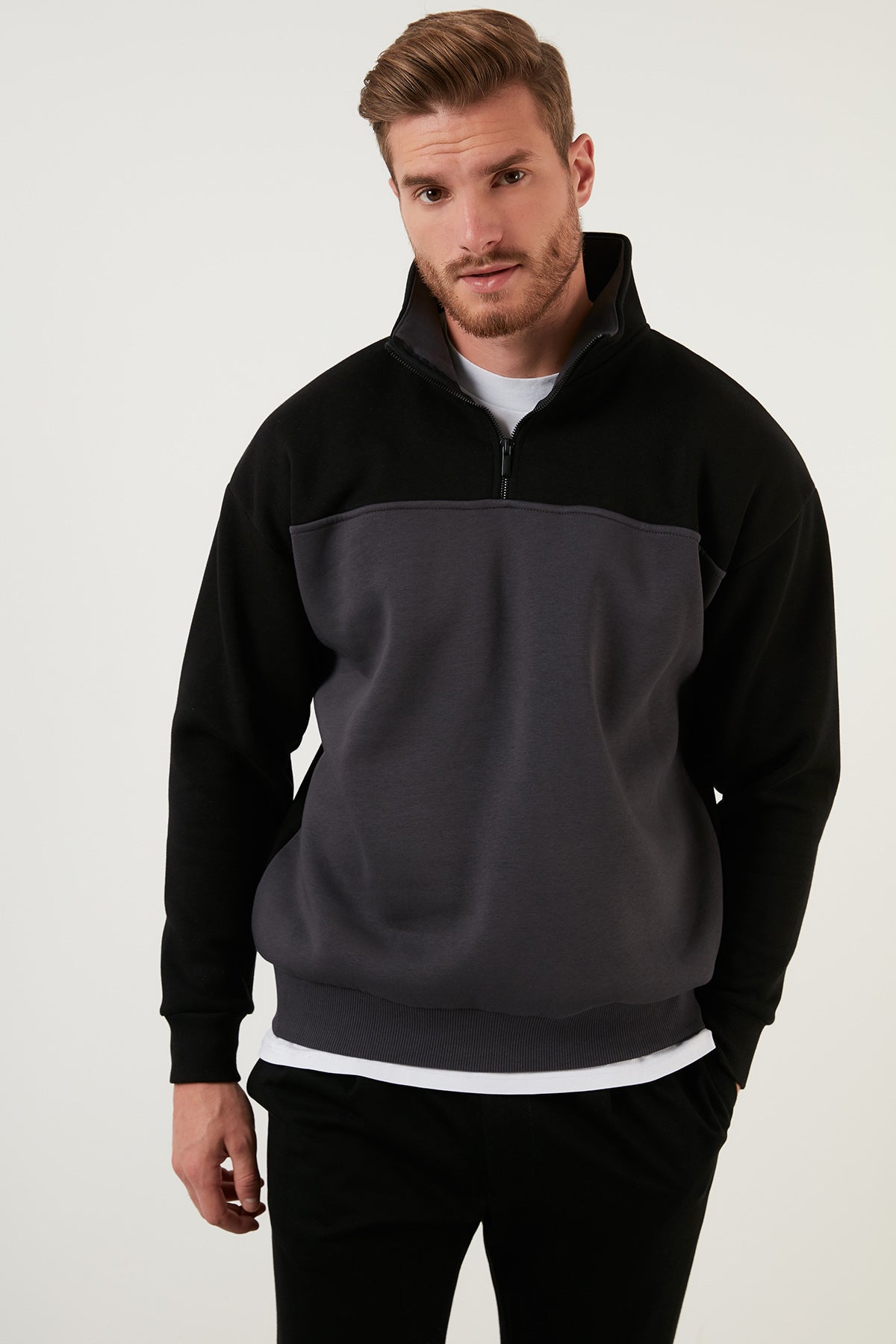 Buratti Regular Fit Fermuarlı Dik Yaka İçi Tüylü Yumuşak Şardonlu Kışlık Erkek Sweat 5905343 SİYAH