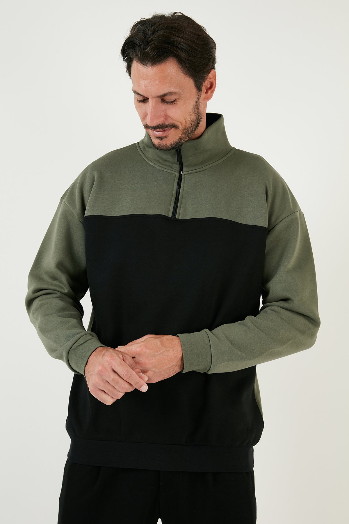 Buratti Regular Fit Fermuarlı Dik Yaka İçi Tüylü Yumuşak Şardonlu Kışlık Erkek Sweat 5905343 SİYAH-HAKİ