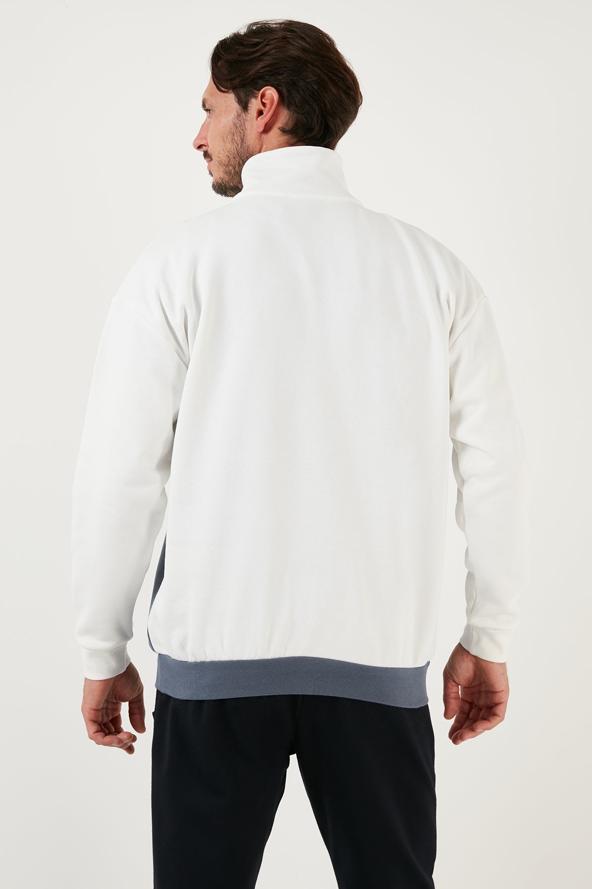 Buratti Regular Fit Fermuarlı Dik Yaka İçi Tüylü Yumuşak Şardonlu Kışlık Erkek Sweat 5905343 EKRU