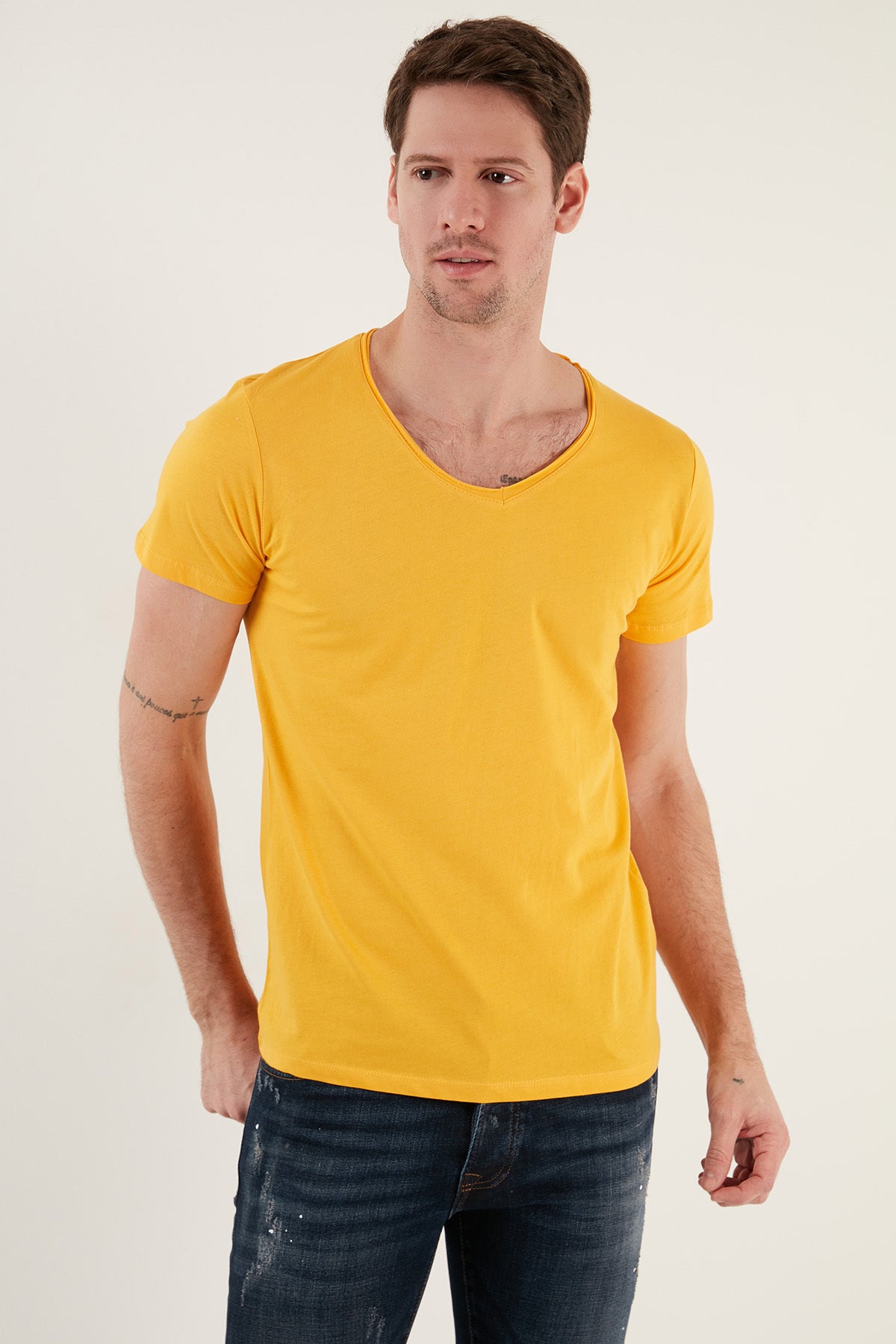 Buratti % 100 Pamuk Slim Fit V Yaka Basic Erkek T Shirt 5412001 SARI