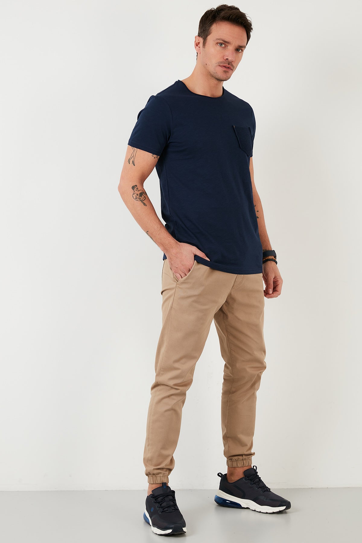 Buratti % 100 Pamuklu Slim Fit Bisiklet Yaka Cepli Erkek T Shirt 5902000 İNDİGO