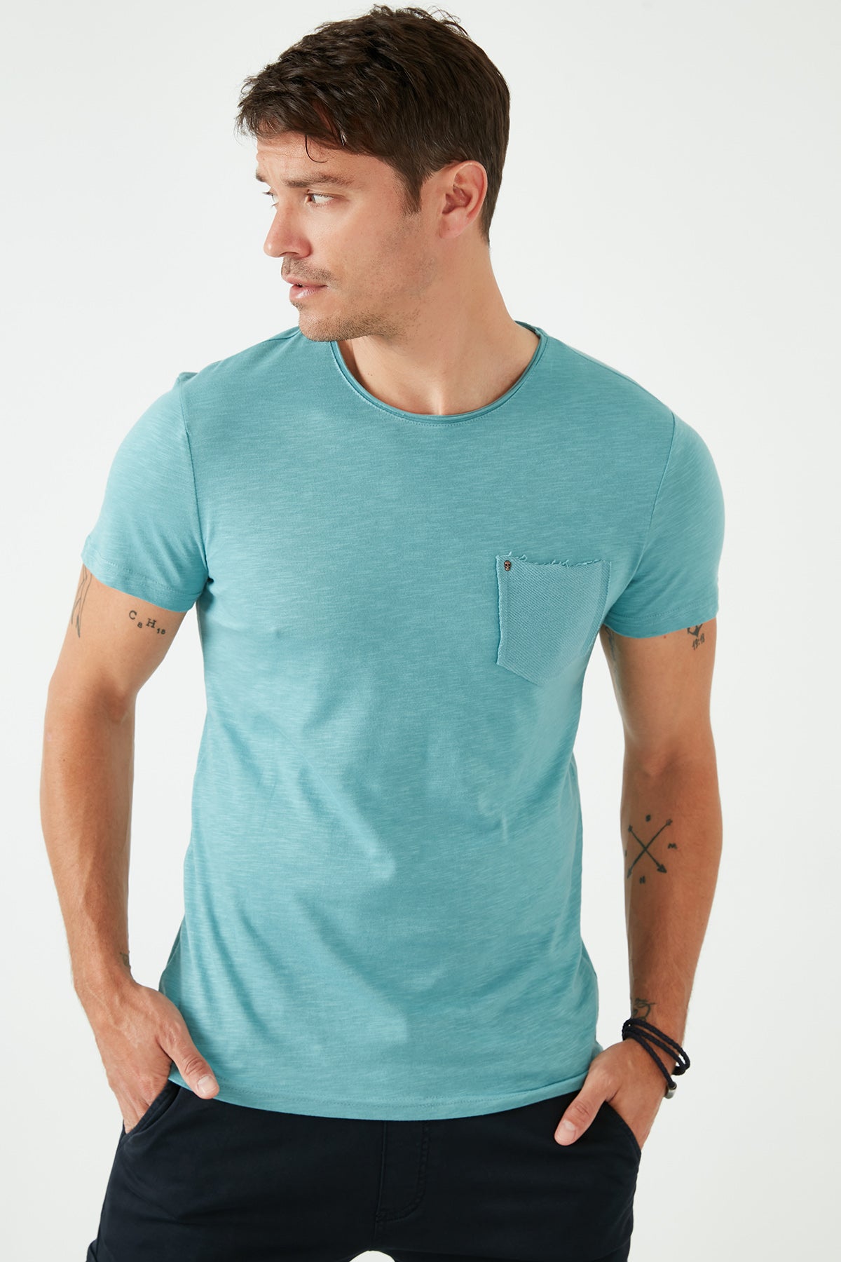 Buratti % 100 Pamuklu Slim Fit Bisiklet Yaka Cepli Erkek T Shirt 5902000 MAVİ