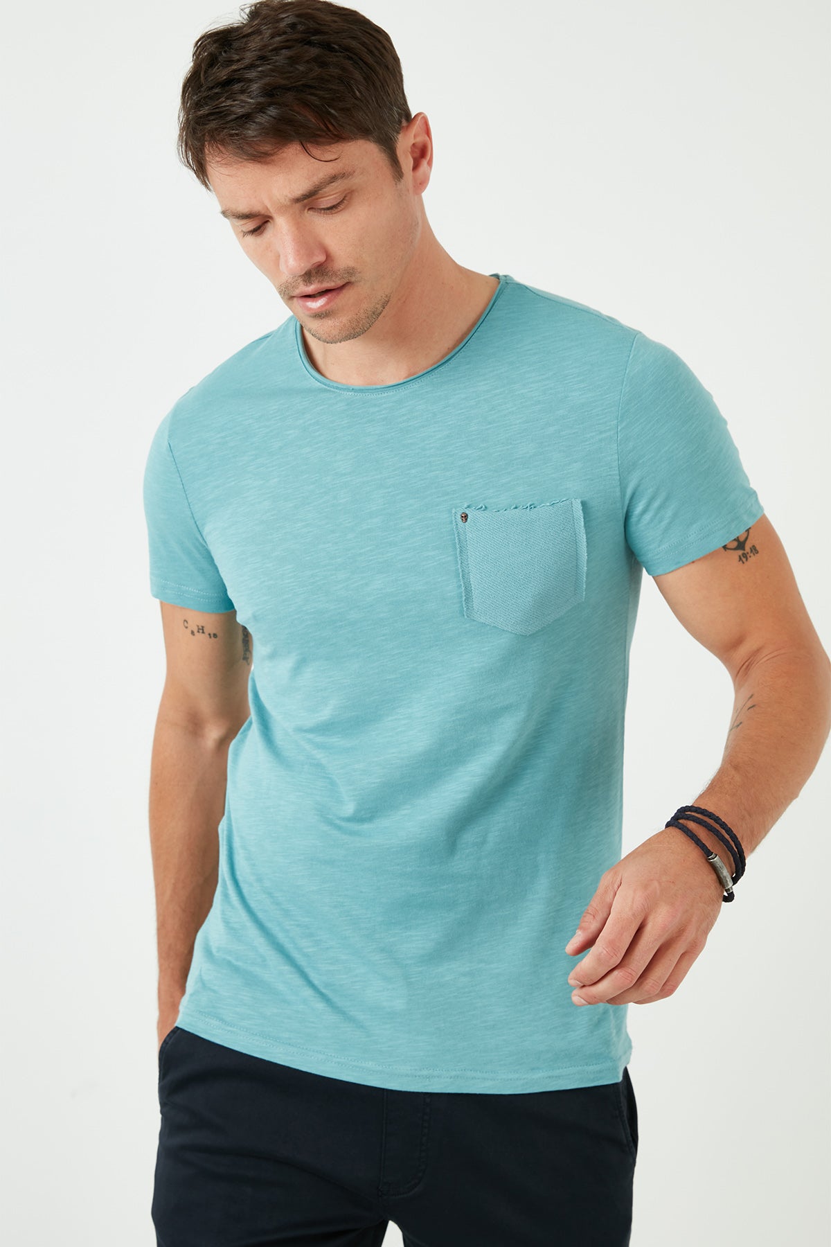 Buratti % 100 Pamuklu Slim Fit Bisiklet Yaka Cepli Erkek T Shirt 5902000 MAVİ