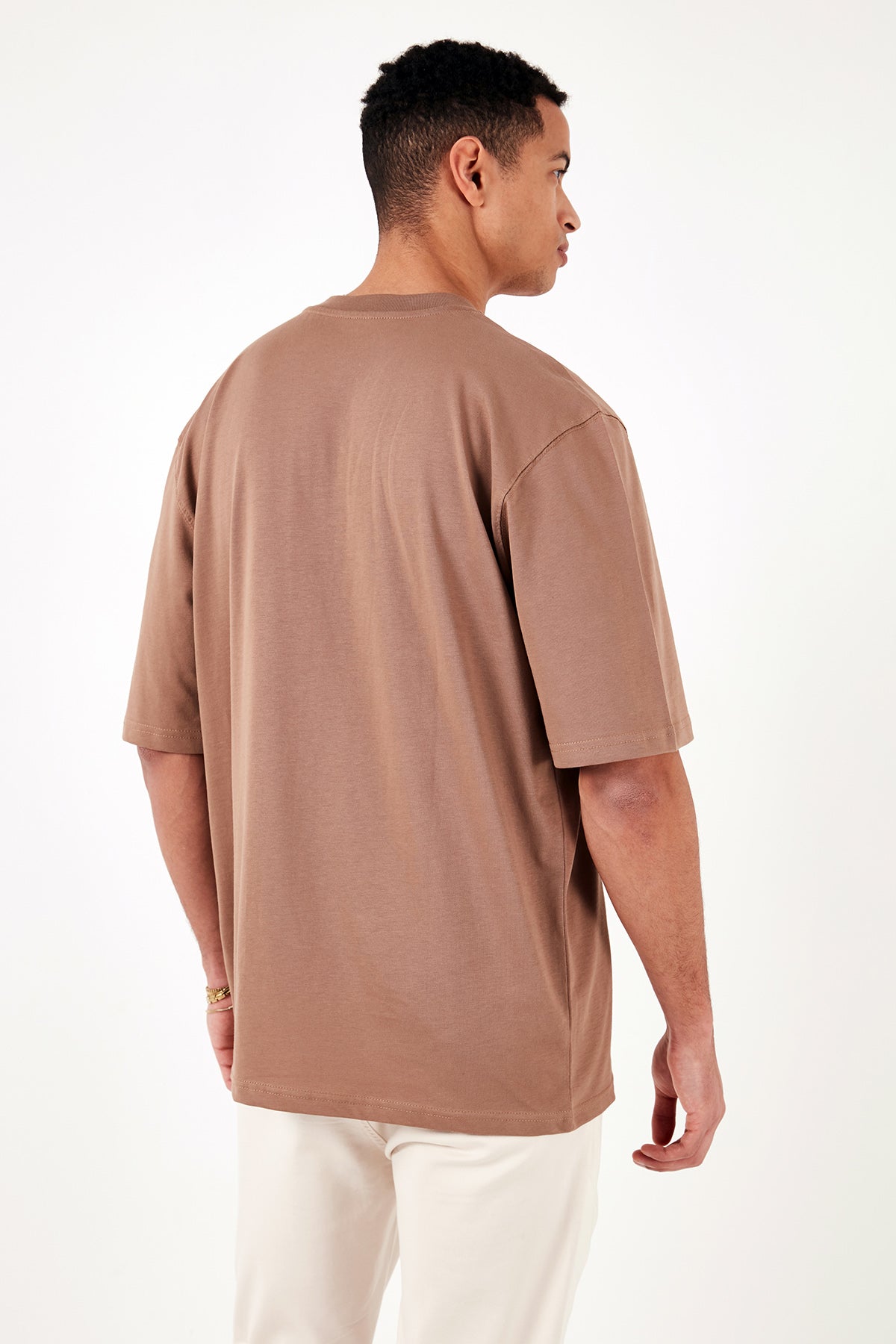 Buratti Pamuklu Oversize Bisiklet Yaka Basic Erkek T Shirt 5902365 TOPRAK