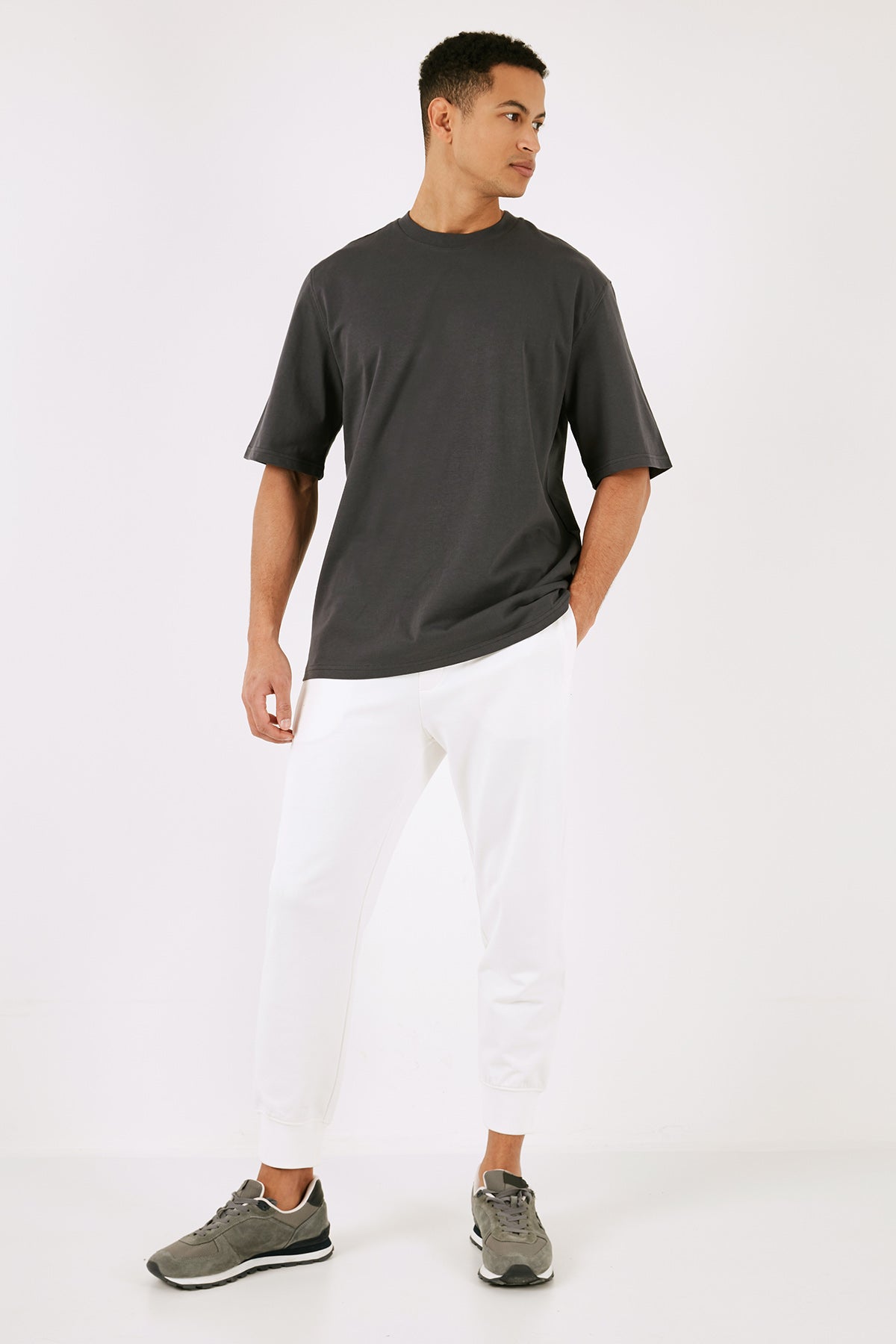 Buratti Pamuklu Oversize Bisiklet Yaka Basic Erkek T Shirt 5902365 ANTRASİT