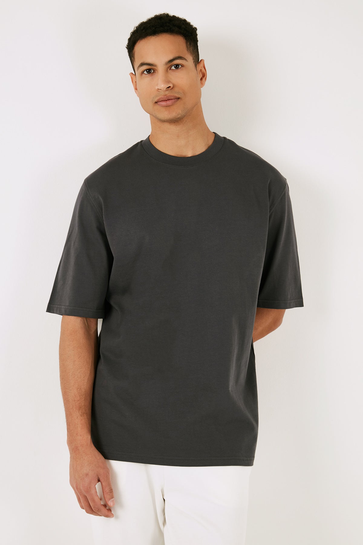 Buratti Pamuklu Oversize Bisiklet Yaka Basic Erkek T Shirt 5902365 ANTRASİT