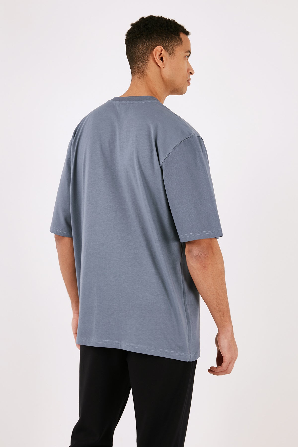 Buratti Pamuklu Oversize Bisiklet Yaka Basic Erkek T Shirt 5902365 KOYU MAVİ