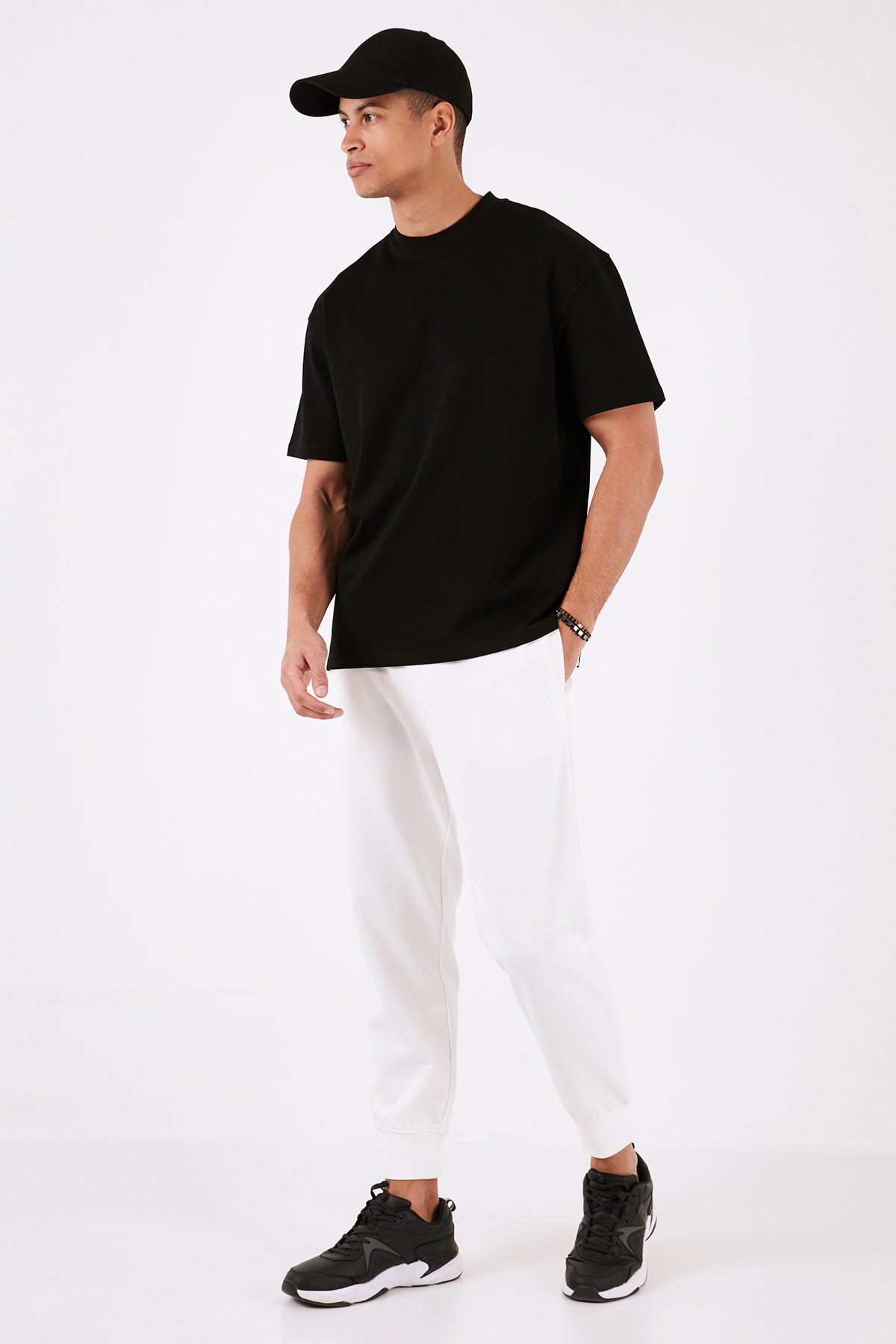 Buratti Pamuklu Bisiklet Yaka Relaxed Fit Basic Erkek T Shirt 5902610 SİYAH