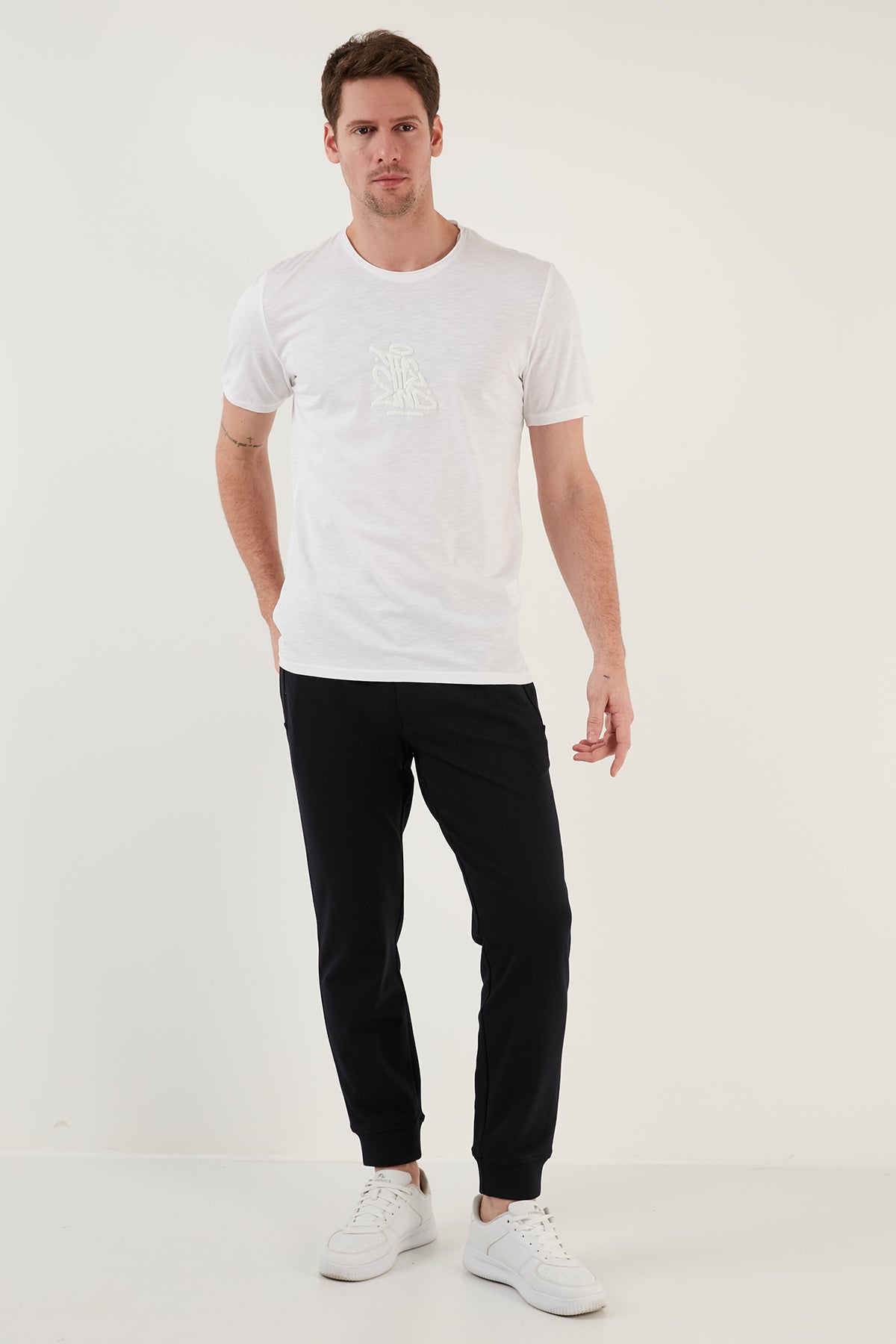 Buratti % 100 Pamuk Regular Fit Bisiklet Yaka Erkek T Shirt 5902617 BEYAZ