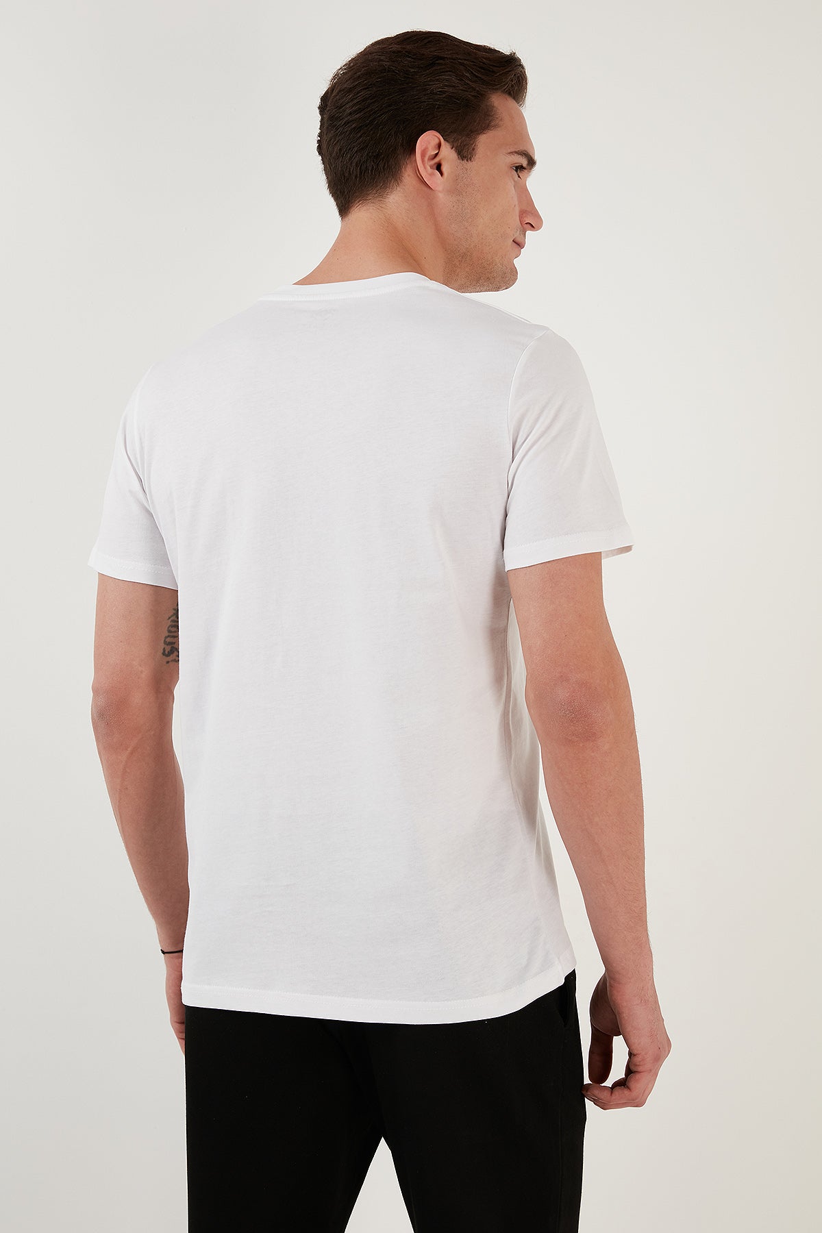 Buratti % 100 Pamuk Regular Fit Bisiklet Yaka Erkek T Shirt 5902624 BEYAZ